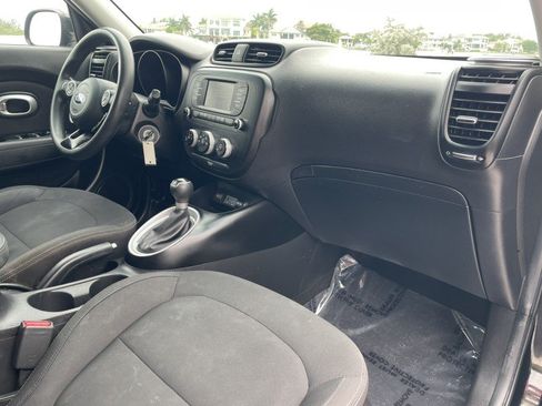Used 2018 Kia Soul FWD image 8