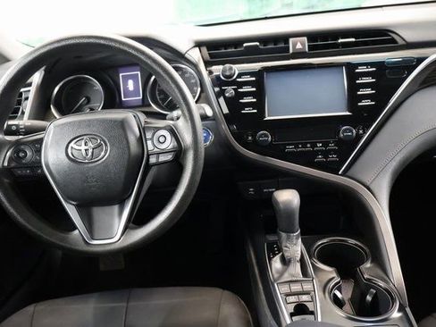 Used 2018 Toyota Camry LE image 14