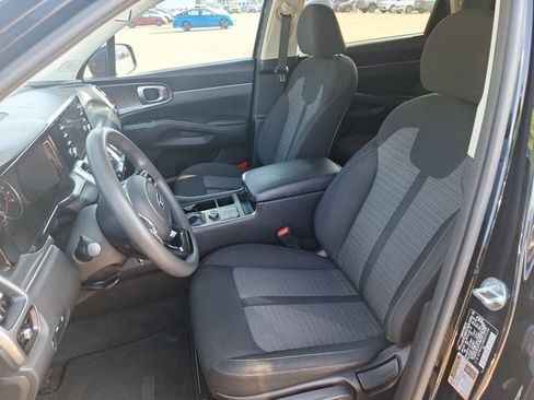 Used 2021 Kia Sorento LX FWD image 9