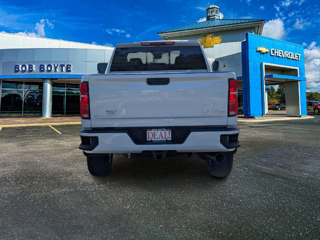 New 2026 Chevrolet Silverado 2500 High Country w/ High Country Premium Package AWD/4WD image 4