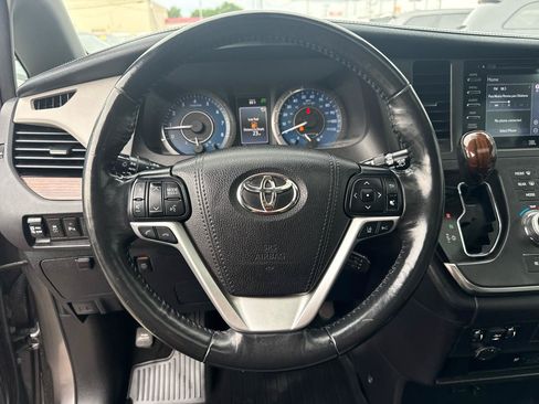 Used 2018 Toyota Sienna Limited Premium AWD/4WD image 20