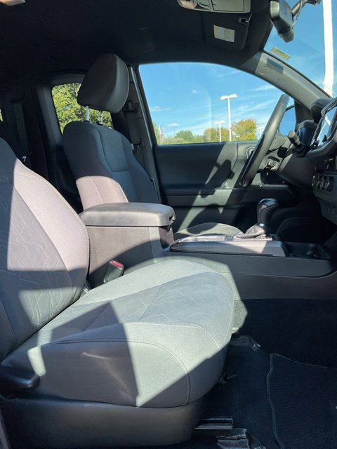 Used 2016 Toyota Tacoma TRD Sport w/ Towing Package RWD image 17