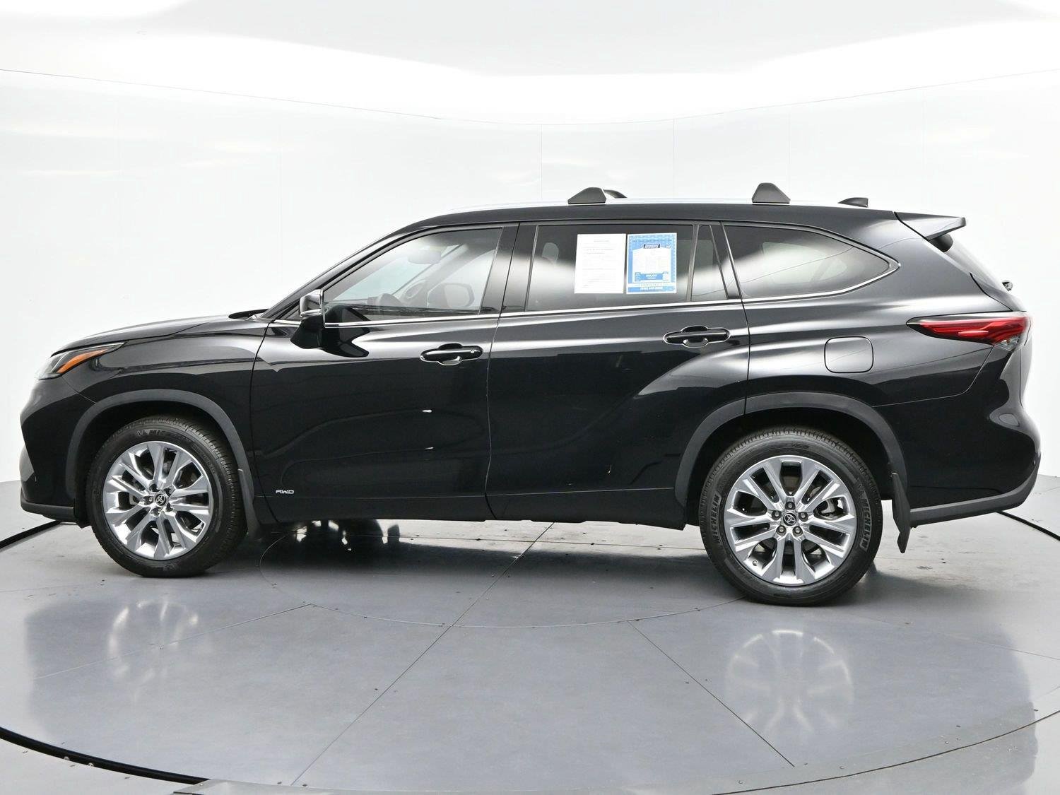 Used 2023 Toyota Highlander Limited AWD/4WD image 5