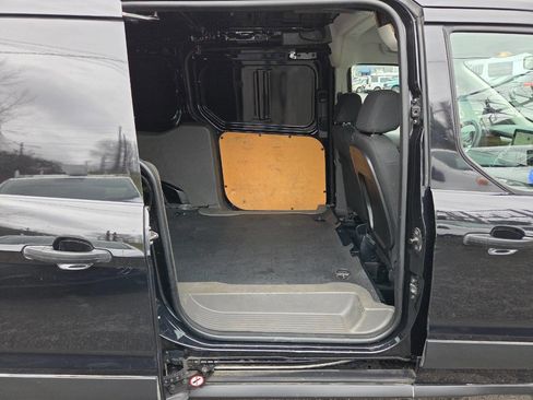Used 2022 Ford Transit Connect XL image 17