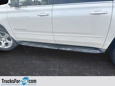 Used 2015 Chevrolet Suburban LT image 39