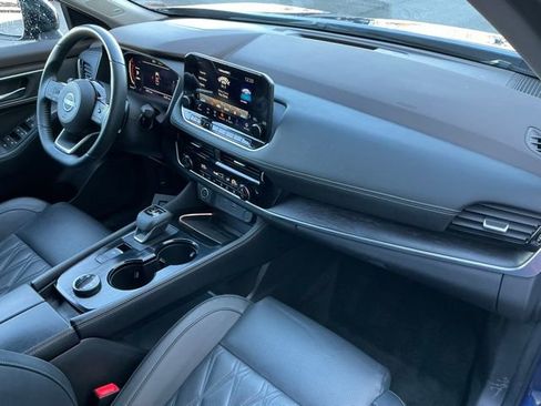 Used 2023 Nissan Rogue Platinum image 17