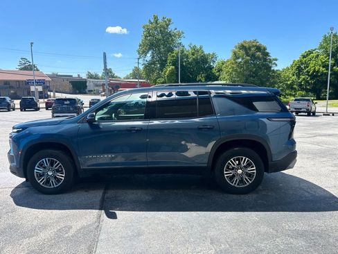 Used 2025 Chevrolet Traverse LT AWD/4WD image 7