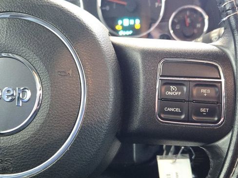 Used 2012 Jeep Wrangler Unlimited Sahara image 26