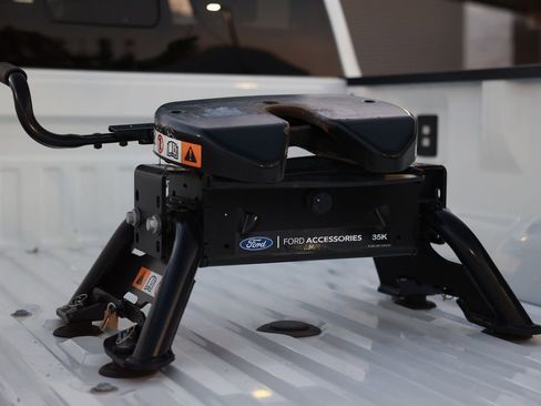 Used 2025 Ford F450 Platinum w/ FX4 Off-Road Package image 42