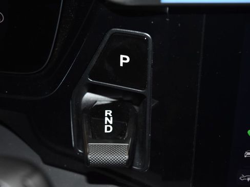 Used 2024 Porsche Macan 4 Electric image 17