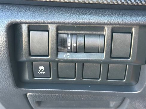 Used 2018 Subaru Crosstrek 2.0i image 23