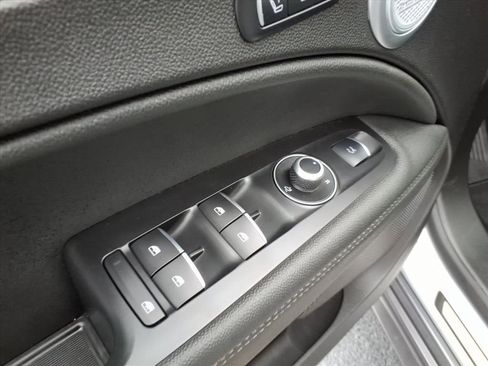 Used 2023 Alfa Romeo Stelvio Ti image 13