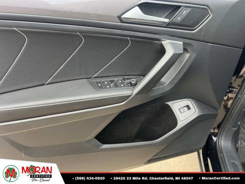 Used 2022 Volkswagen Tiguan SE w/ Panoramic Sunroof Package AWD/4WD image 17