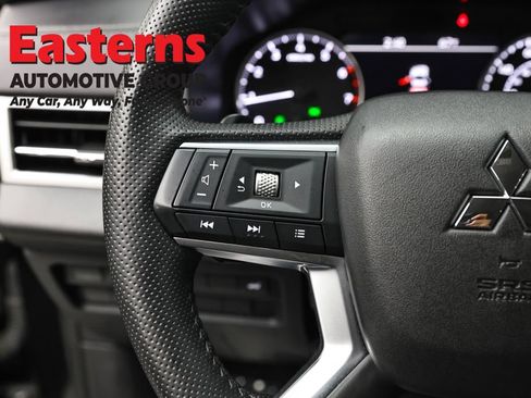 Used 2025 Mitsubishi Outlander SE AWD/4WD image 15