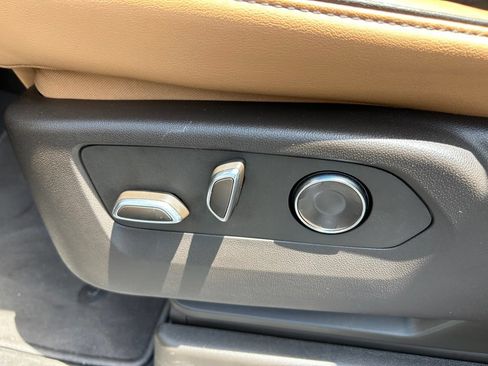 Used 2025 Cadillac Escalade Premium Luxury RWD image 61