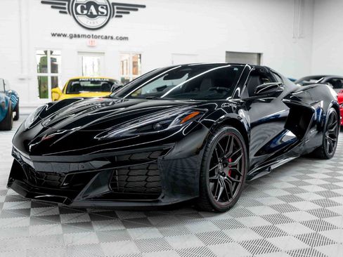 Used 2024 Chevrolet Corvette Z06 w/ Stealth Interior Trim Package RWD image 4