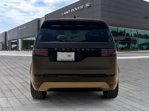 New 2026 Land Rover Discovery Limited Edition AWD/4WD image 4
