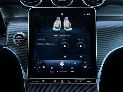 Used 2024 Mercedes-Benz GLC 300 4MATIC image 31