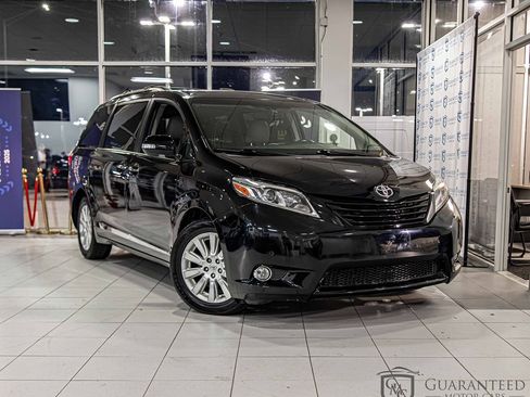 Used 2016 Toyota Sienna Limited Premium w/ Protection Package image 3