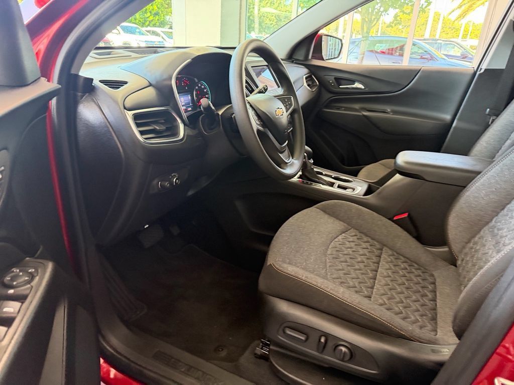 Used 2023 Chevrolet Equinox LT FWD image 11