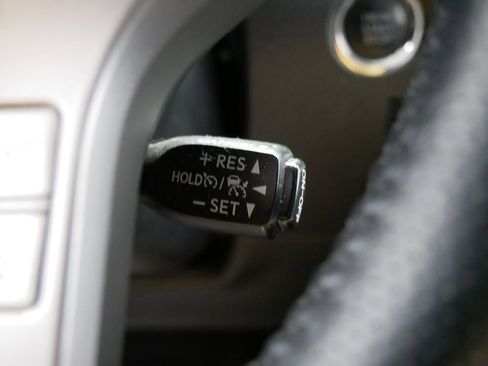 Used 2020 Toyota 4Runner SR5 Premium image 26