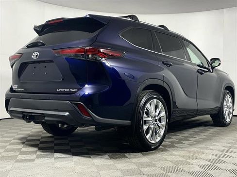 Used 2024 Toyota Highlander Limited image 8