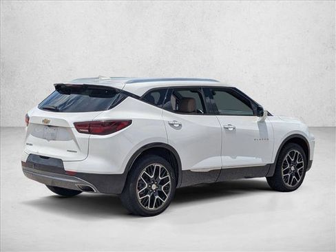 Used 2023 Chevrolet Blazer Premier FWD image 5