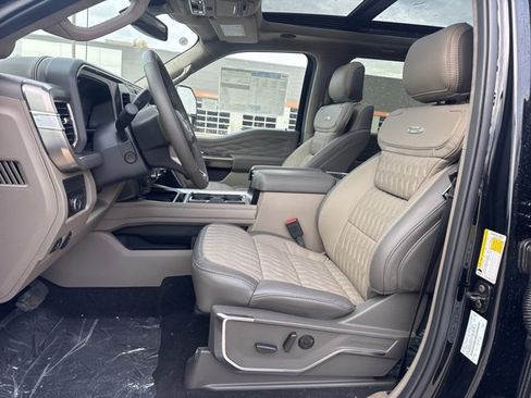 New 2026 Ford F450 Platinum w/ Platinum Plus Package image 9
