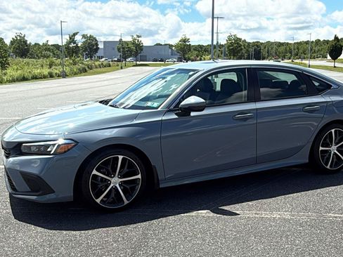Used 2024 Honda Civic Touring image 12