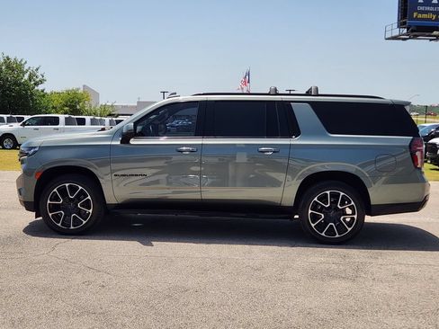 Certified 2024 Chevrolet Suburban RST w/ Luxury Package AWD/4WD image 4