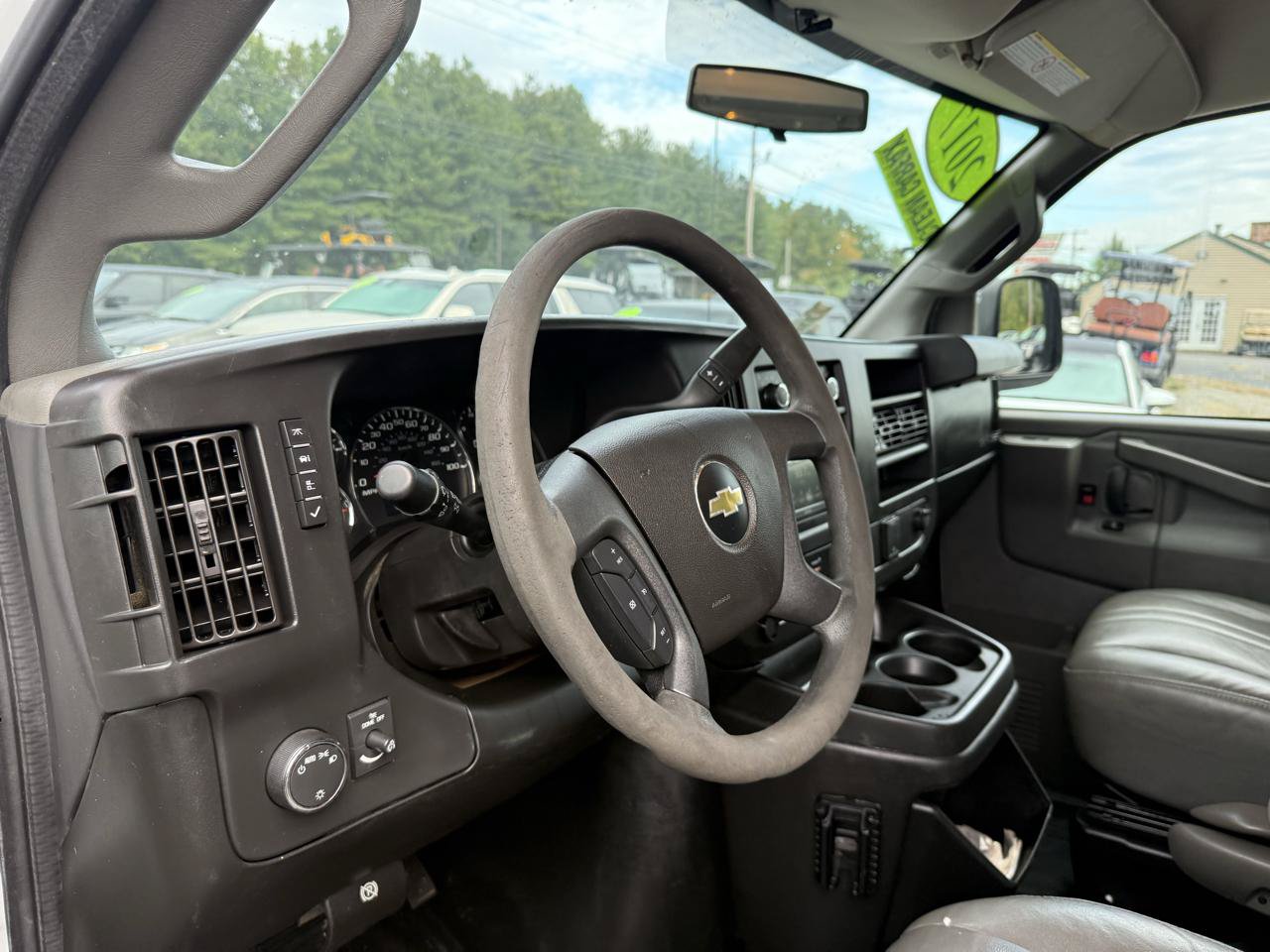 Used 2017 Chevrolet Express 3500 RWD image 39