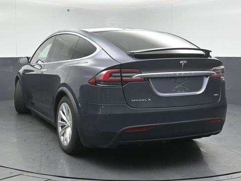 Used 2018 Tesla Model X 75D image 6