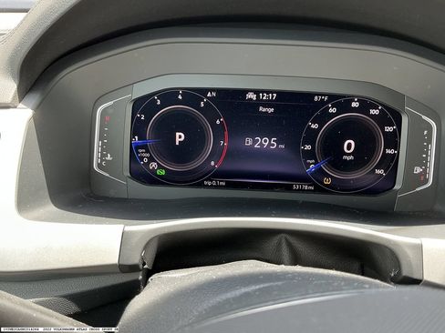 Used 2022 Volkswagen Atlas Cross Sport SE FWD image 12