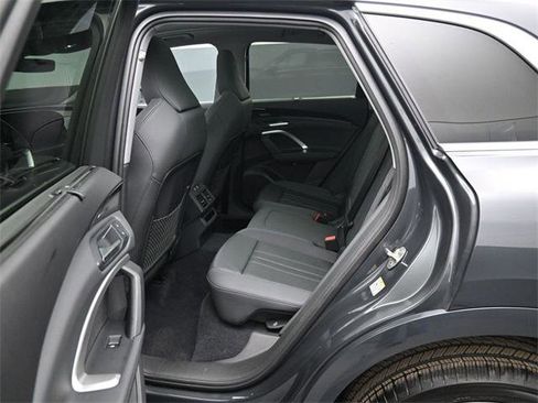 Certified 2025 Audi Q5 Premium w/ Convenience Package image 29