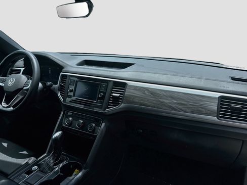Certified 2023 Volkswagen Atlas Cross Sport SE FWD image 32