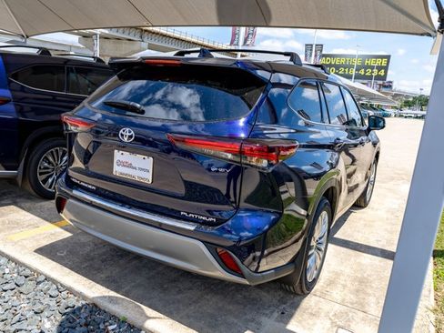 New 2026 Toyota Highlander Platinum AWD/4WD image 7
