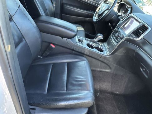 Used 2018 Jeep Grand Cherokee Limited image 18