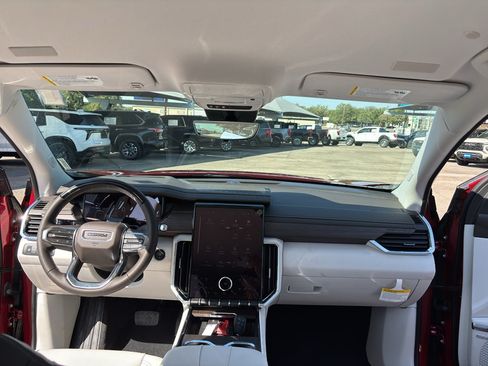 Used 2027 GMC Acadia Denali FWD image 27