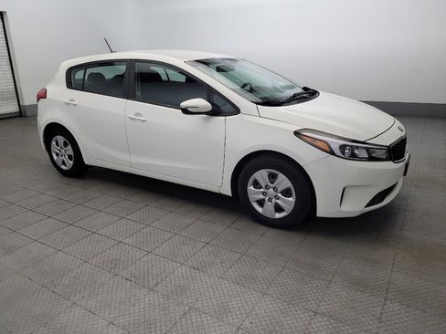 Used 2017 Kia Forte LX image 11