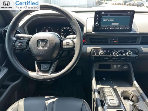 Certified 2025 Honda Pilot TrailSport image 11