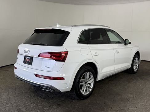 Used 2023 Audi Q5 2.0T Premium w/ Convenience Package AWD/4WD image 9
