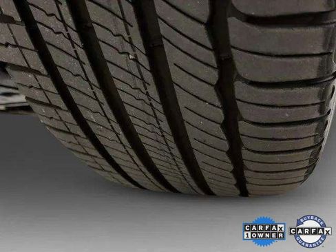 Used 2025 Volvo XC40 B5 Plus image 99