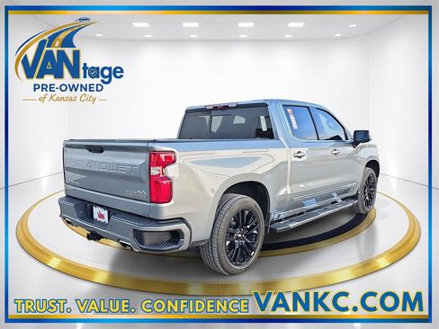 Used 2024 Chevrolet Silverado 1500 High Country w/ Technology Package image 6