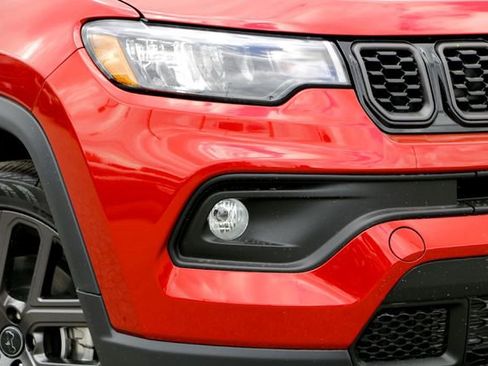 New 2026 Jeep Compass Latitude image 3