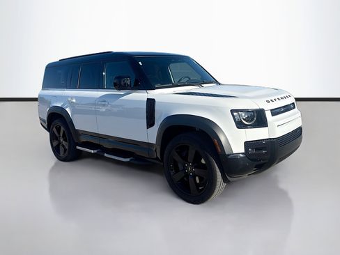 Used 2023 Land Rover Defender 130 X-Dynamic SE image 7
