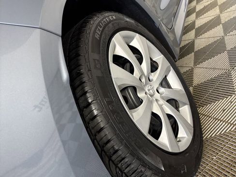 Used 2021 Toyota Corolla LE image 32