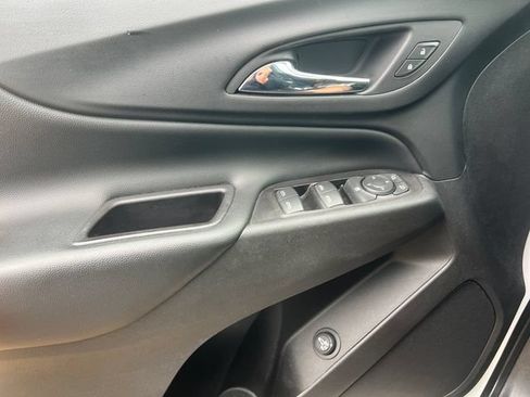 Used 2020 Chevrolet Equinox LT FWD image 28