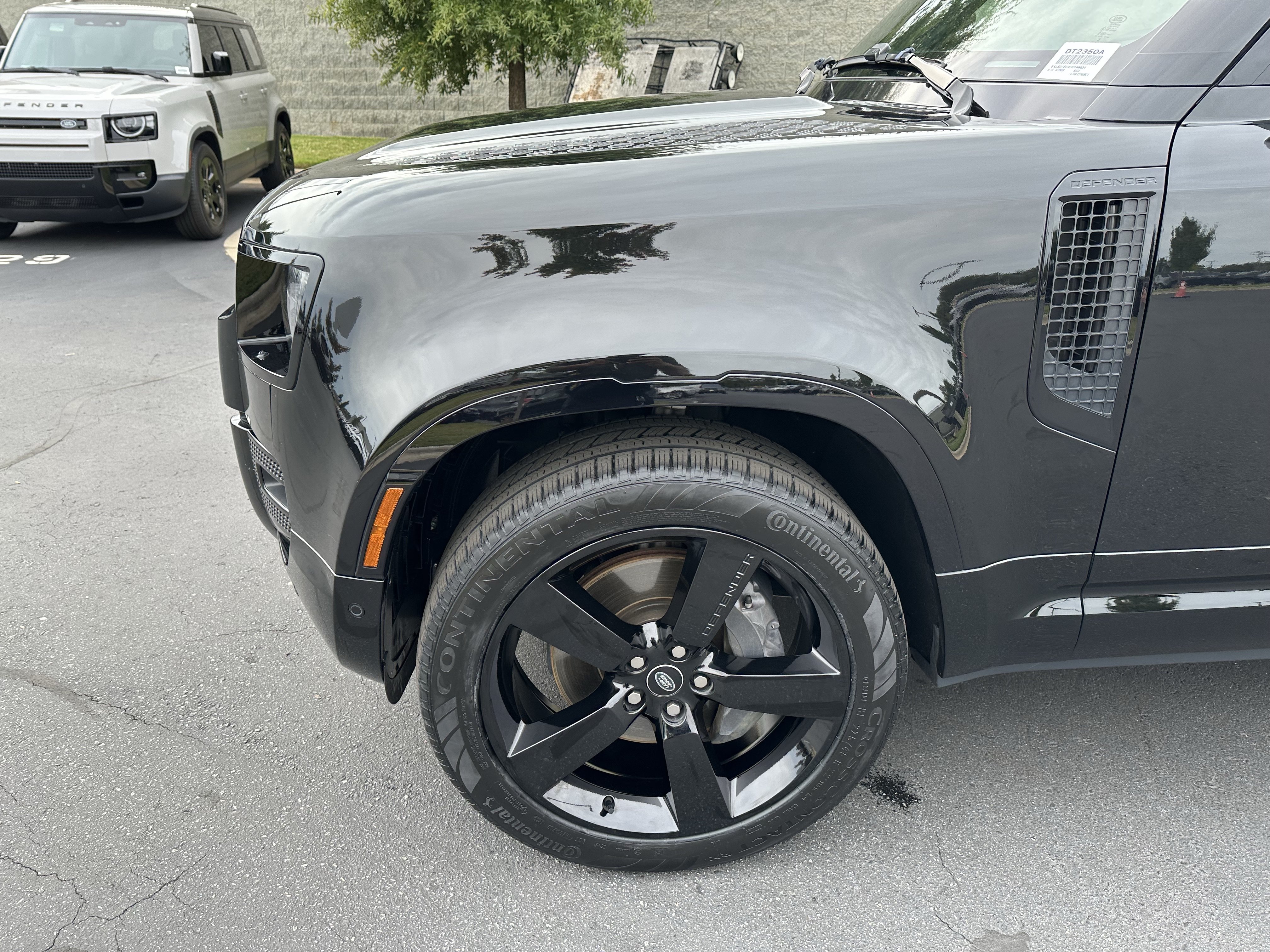 Certified 2024 Land Rover Defender 110 X-Dynamic SE AWD/4WD image 12