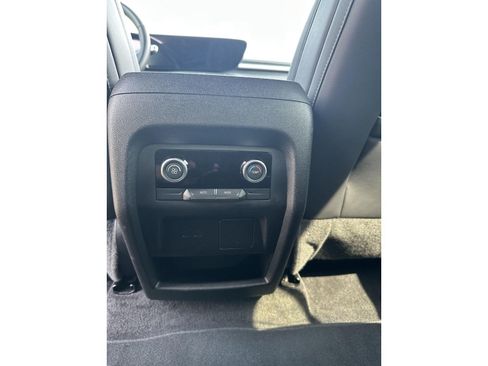 Used 2026 Buick Enclave Preferred AWD/4WD image 39
