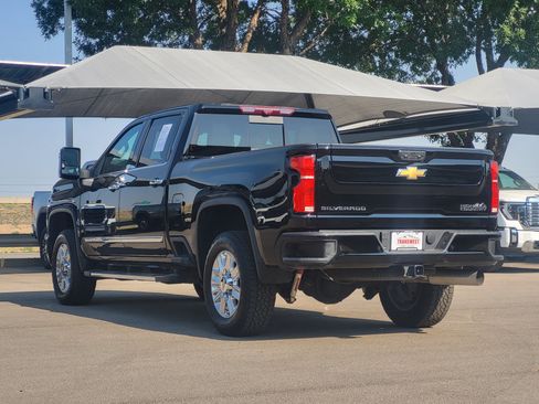 Used 2024 Chevrolet Silverado 2500 High Country w/ High Country Premium Package AWD/4WD image 5